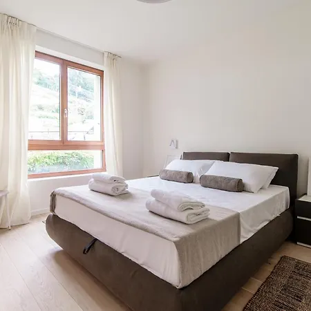 Bella Li - By Myhomeincomo Lägenhet *