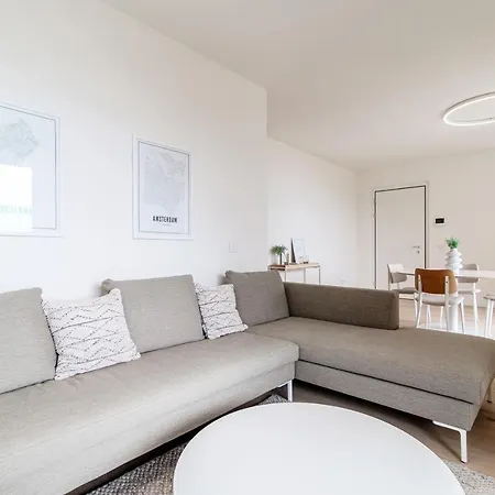 Bella Li - By Myhomeincomo Lägenhet