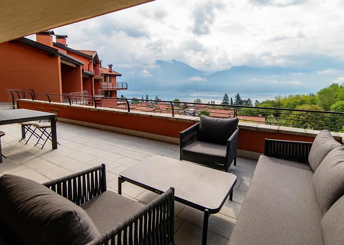 Bella Li - By Myhomeincomo *