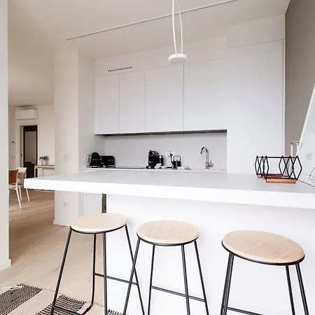 Bella Li - By Myhomeincomo *