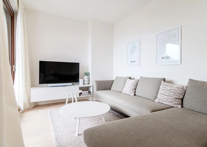 Apartment Bella Li - By Myhomeincomo *